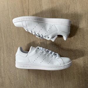 Adidas Stan Smith ‘Triple White’ S75104 Size 7 men’s/8.5 women’s New